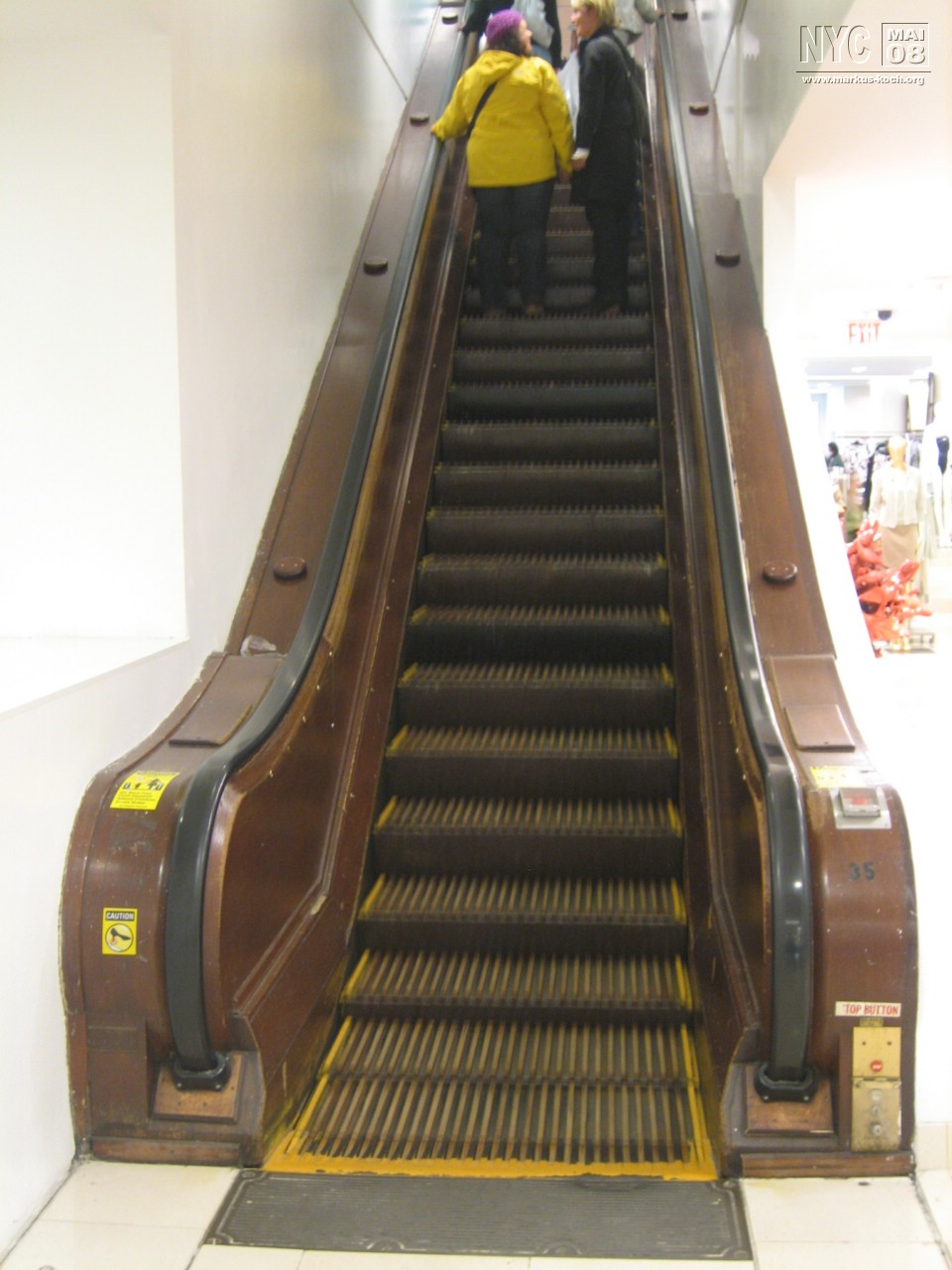 080512_nyc_tag1_mk075